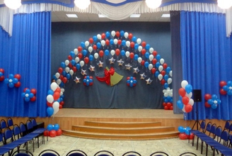 Фотозона из шаров на день Государственного флага Российской Федерации