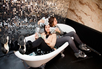 Фотозона Денежная ванна