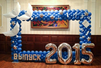 Фотозона для выпускного из шариков