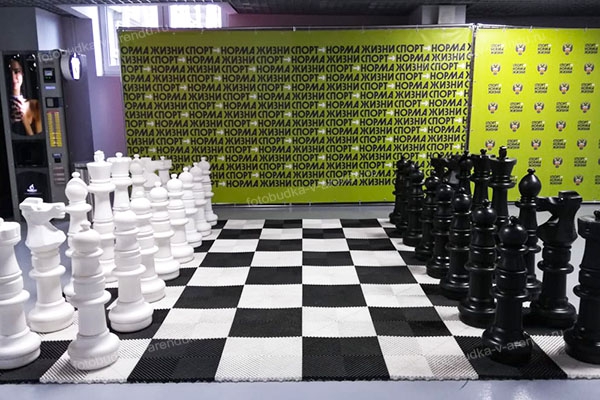 Фотозона «Гигантские шахматы»