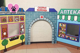 Ростовые фигуры на День Медика