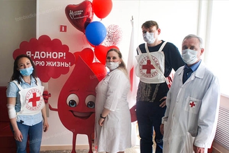 Ростовые фигуры на День Медика