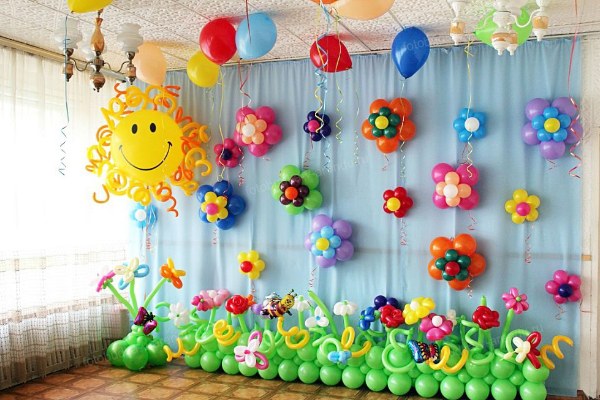 Фотозона для детского сада из шариков